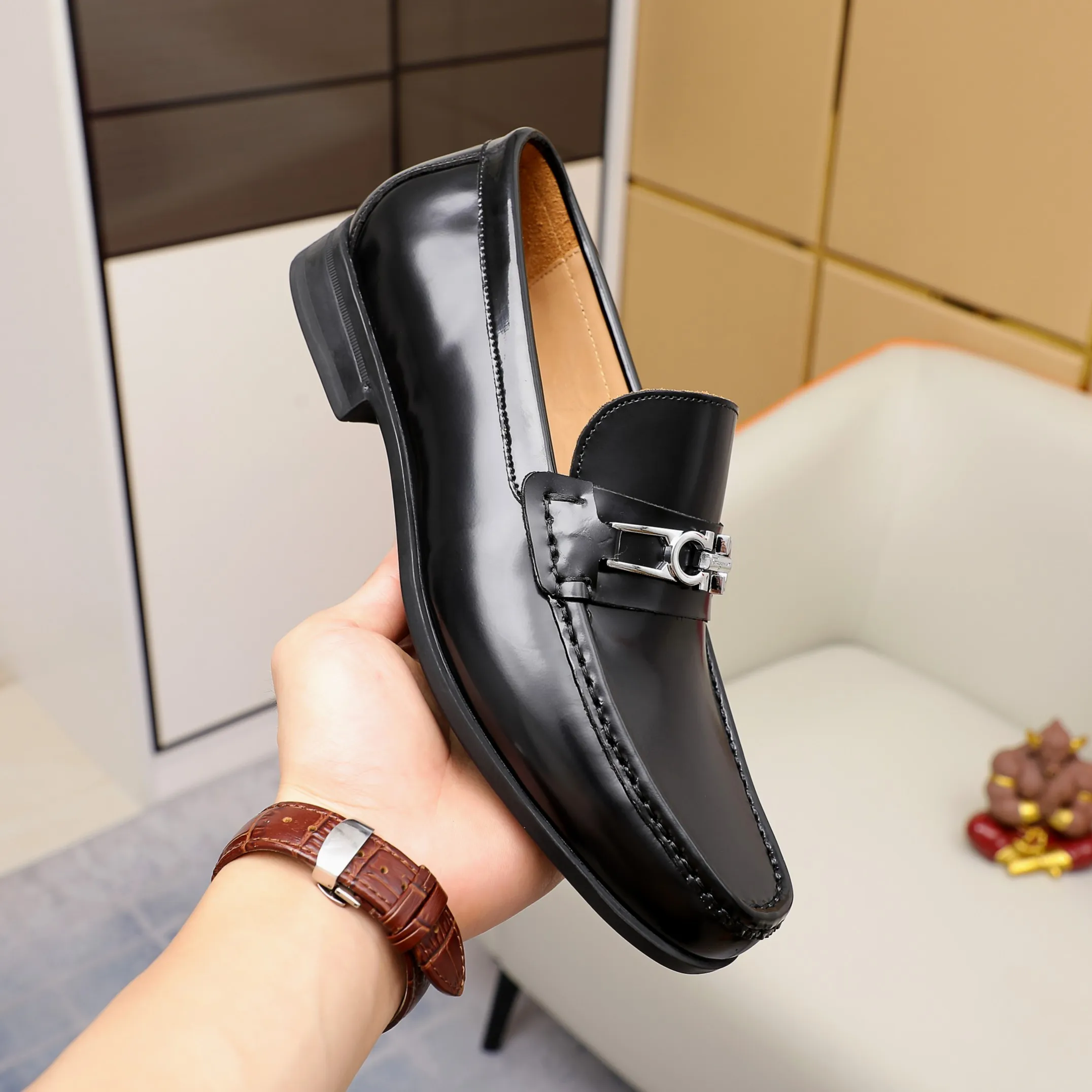 Men's clothing and shoes 💰460 🔥Ferragamo's new men's casual slip-on shoes🇨🇳Official website original 1:1 mold opening, original quality💯Fine workmanship, high-end luxury☘The upper is made of imported Italian first-layer cowhide🌴Luxury🐂leather lining🍓Rubber wear-resistant and non-slip outsole, breathable and comfortable to wear🍍The first choice for high-end men, black, size 38-45